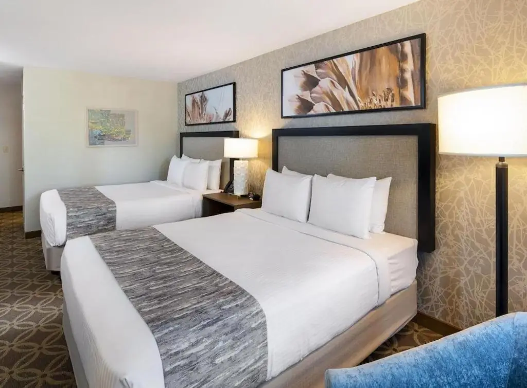 Cannery Casino Hotel guest room with two beds