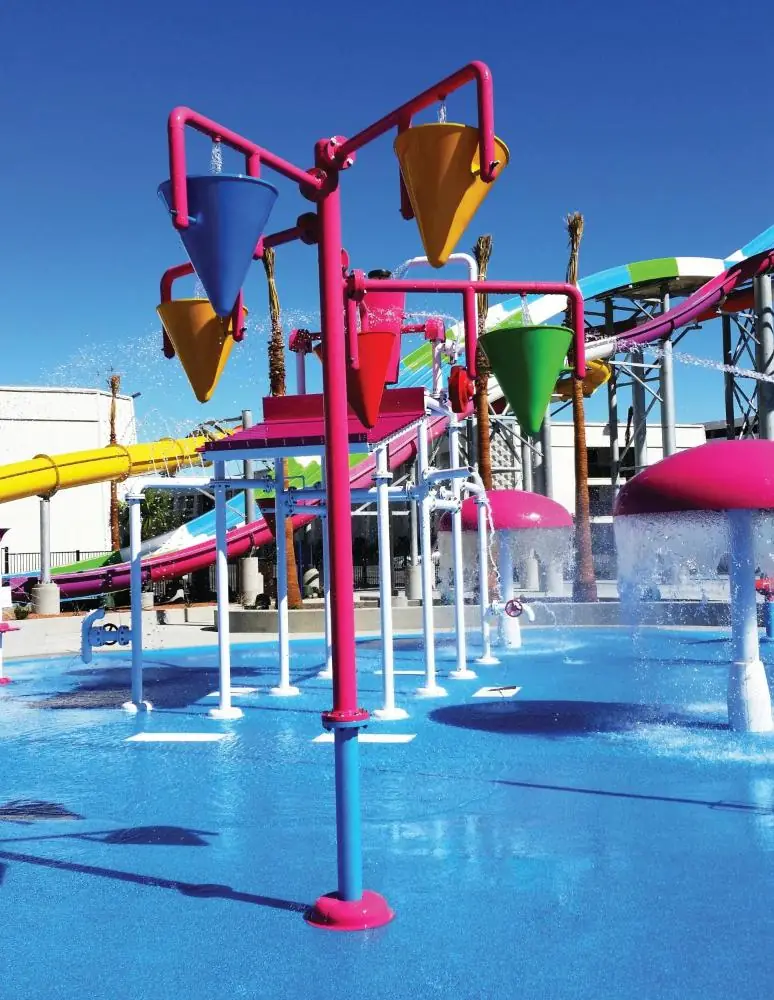 a water park with a bunch of water slides at Circus Circus Hotel, Casino & Theme Park in Las Vegas