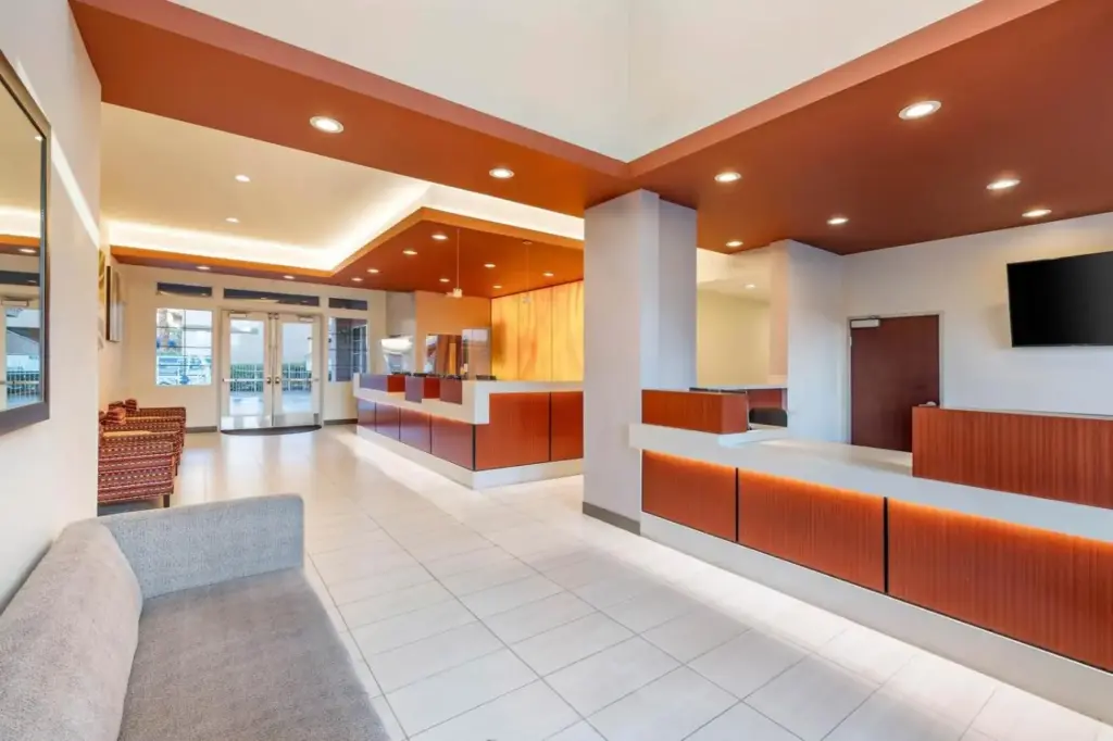 Lobby and reception area at Hilton Vacation Club Desert Retreat