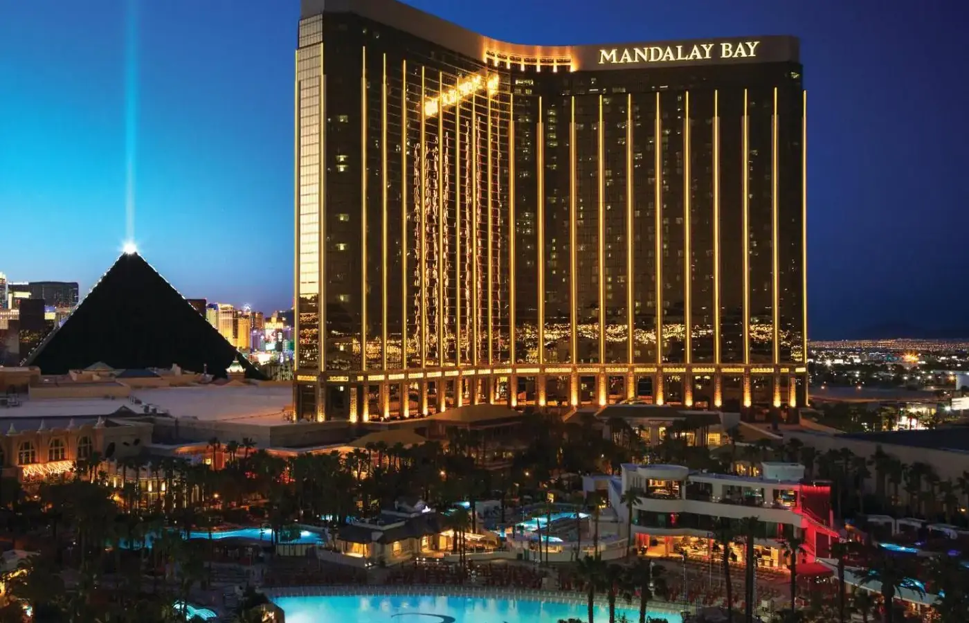 a night view of the mandalayasyasyasy hotel at Mandalay Bay in Las Vegas