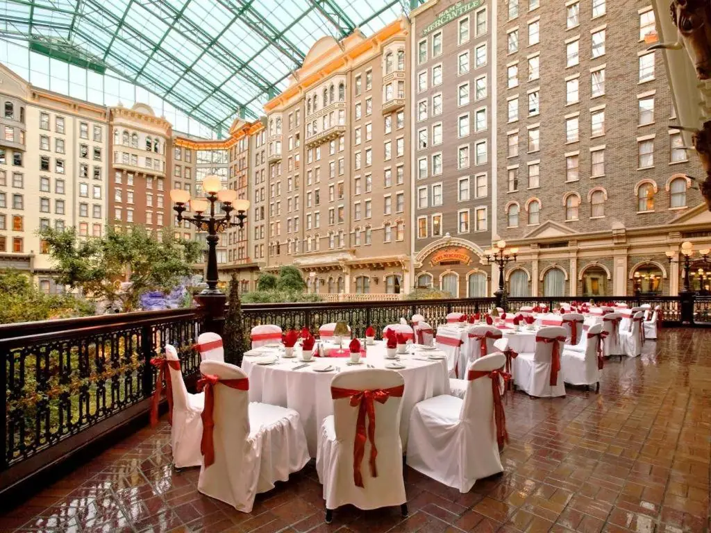 Event tables in the indoor atrium at Sam's Town