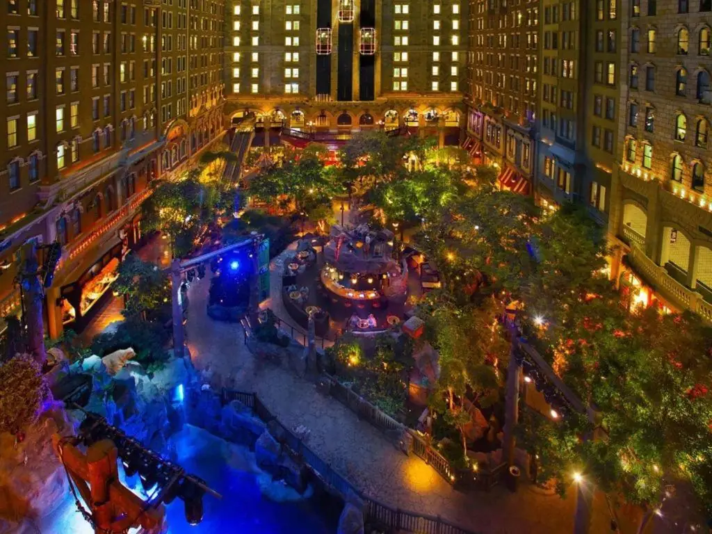 Mystic Falls indoor atrium at Sam's Town at night