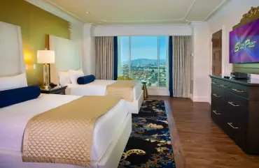 South Point suite bedroom and window seating